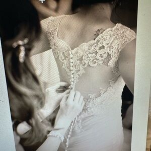 Elegant Lace Wedding Dress